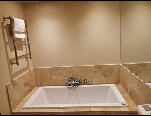 2 BEDROOM APARTMENT FOR SALE IN UMHLANGA RIDGE